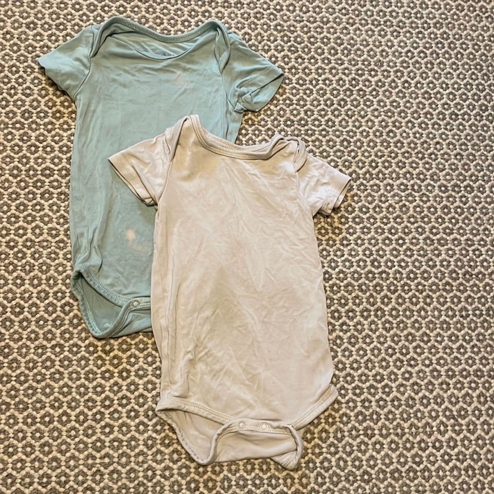 Kyte baby two short sleeve rompers 3-6 months